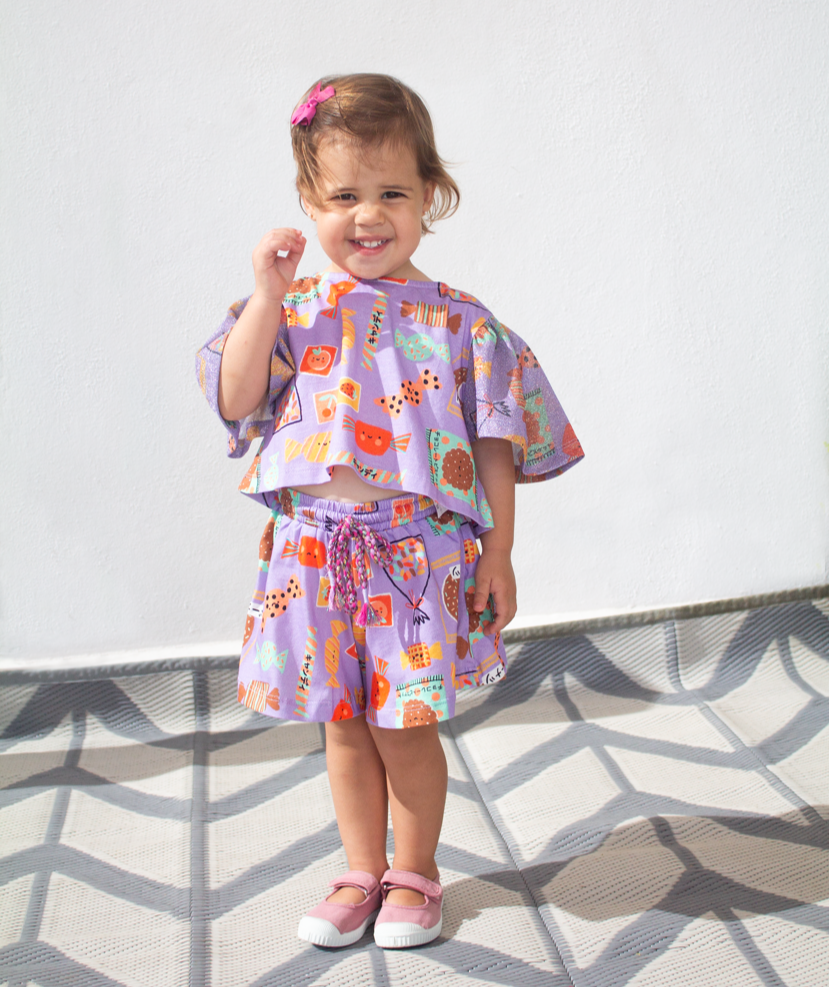 Conjunto de blusa y shorts Dulcería