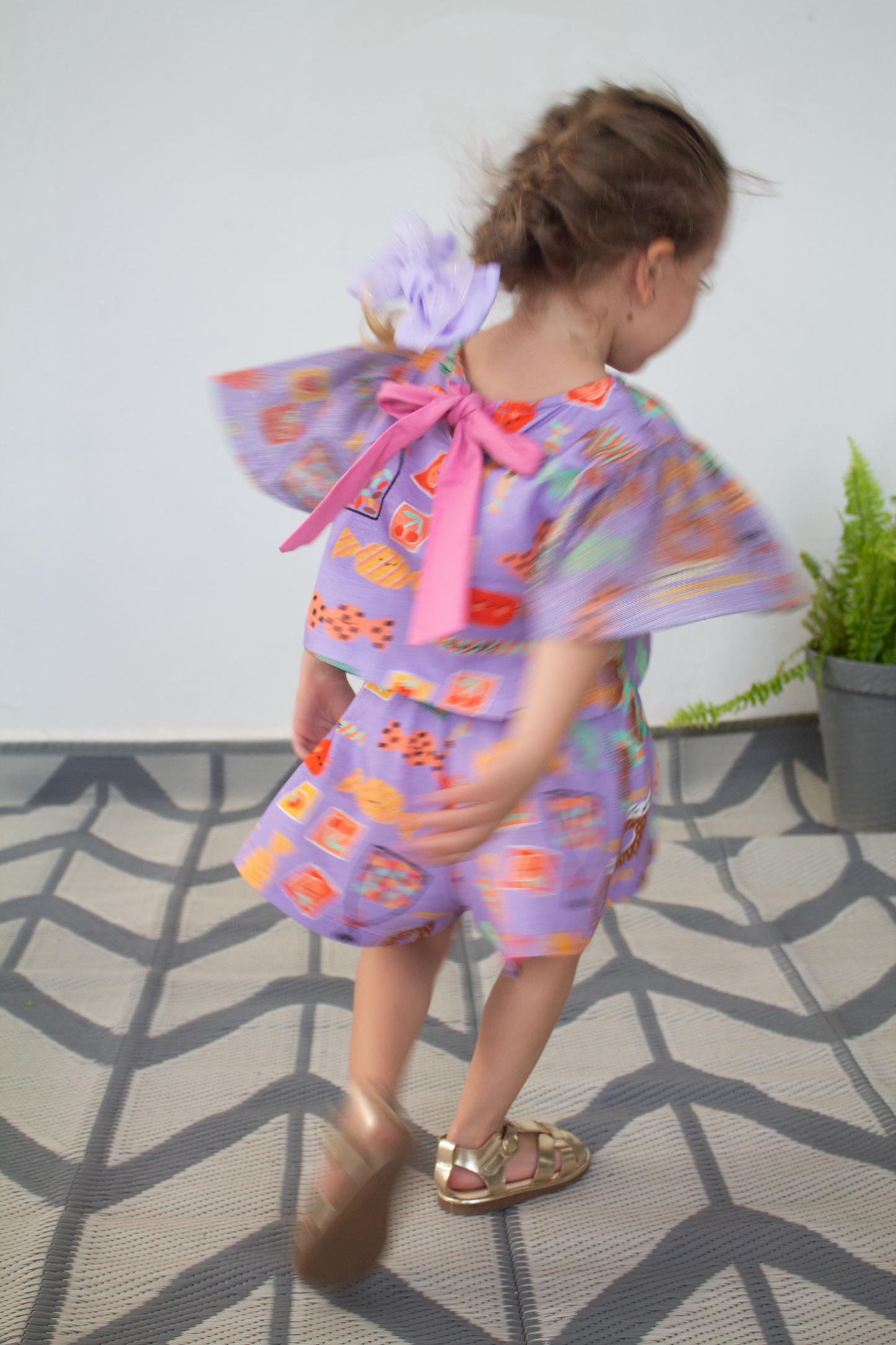 Conjunto de blusa y shorts Dulcería